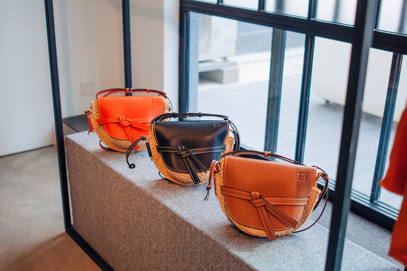 loewe jw anderson closer look ss19 spring summer 2019 puzzle gate hammock handbags
