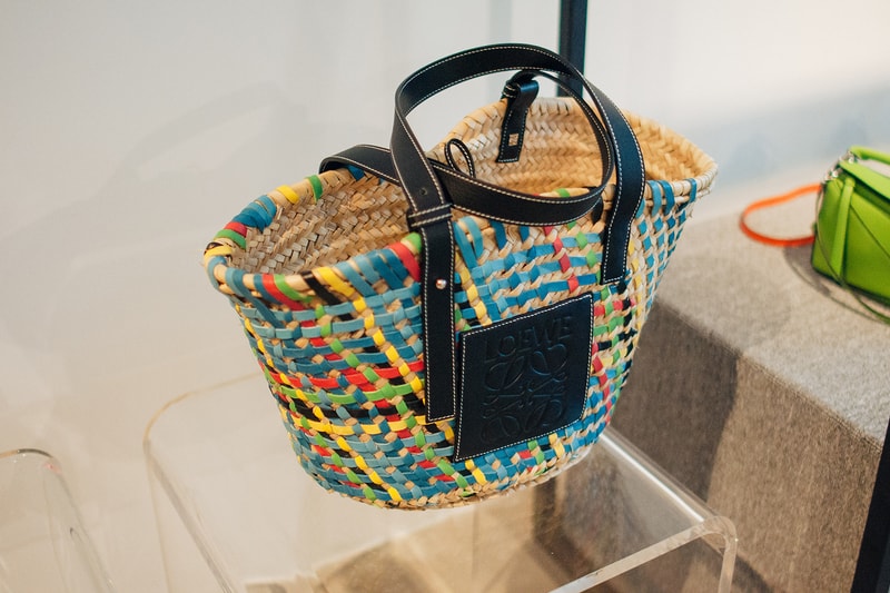 loewe jw anderson closer look ss19 spring summer 2019 puzzle gate hammock handbags