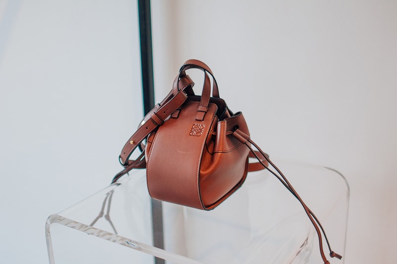 loewe jw anderson closer look ss19 spring summer 2019 puzzle gate hammock handbags