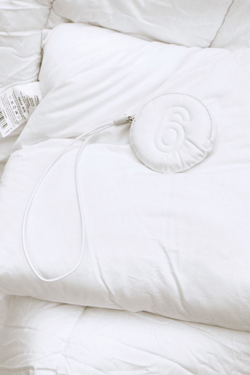 MM6 Maison Margiela See-Now Buy-Now Capsule Range White Five Pieces Padded Shirt Bag 