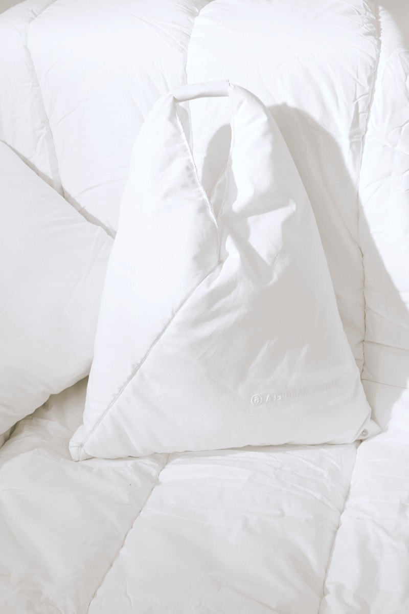 MM6 Maison Margiela See-Now Buy-Now Capsule Range White Five Pieces Padded Shirt Bag 