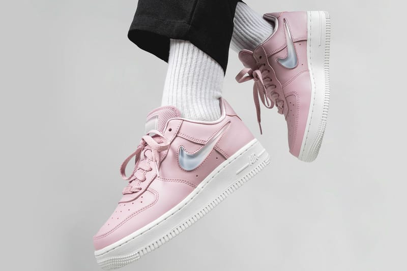 Nike's New Air Force 1 '07 SE Arrives in "Premium Pink"