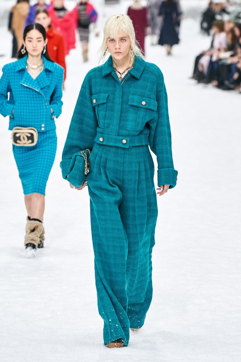 Chanel Pays Homage to Karl Lagerfeld at Paris FW Fashion Week Fall Winter 2019 Show Presentation Invitation Collection Kaia Gerber Cara Delevingne Penelope Cruz