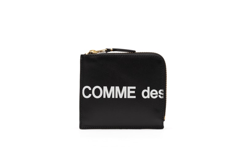 COMME des GARÇONS Red and Black Logo Wallets White Big Print Coin Pouch