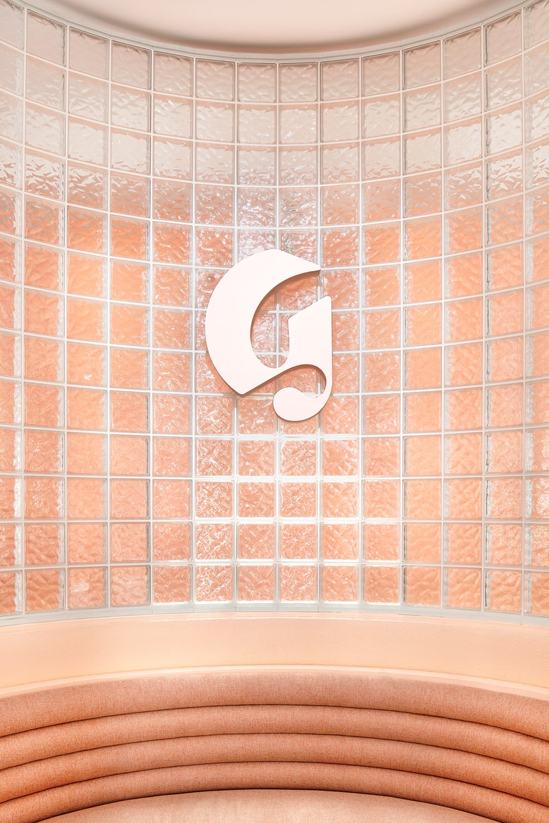 Glossier Miami Pop-Up Store 2019 Interior Emily Weiss Makeup Skincare Fragrance Beauty Cosmetics Pink Millennial Pastel Art Deco Design Mural Jacquie Comrie