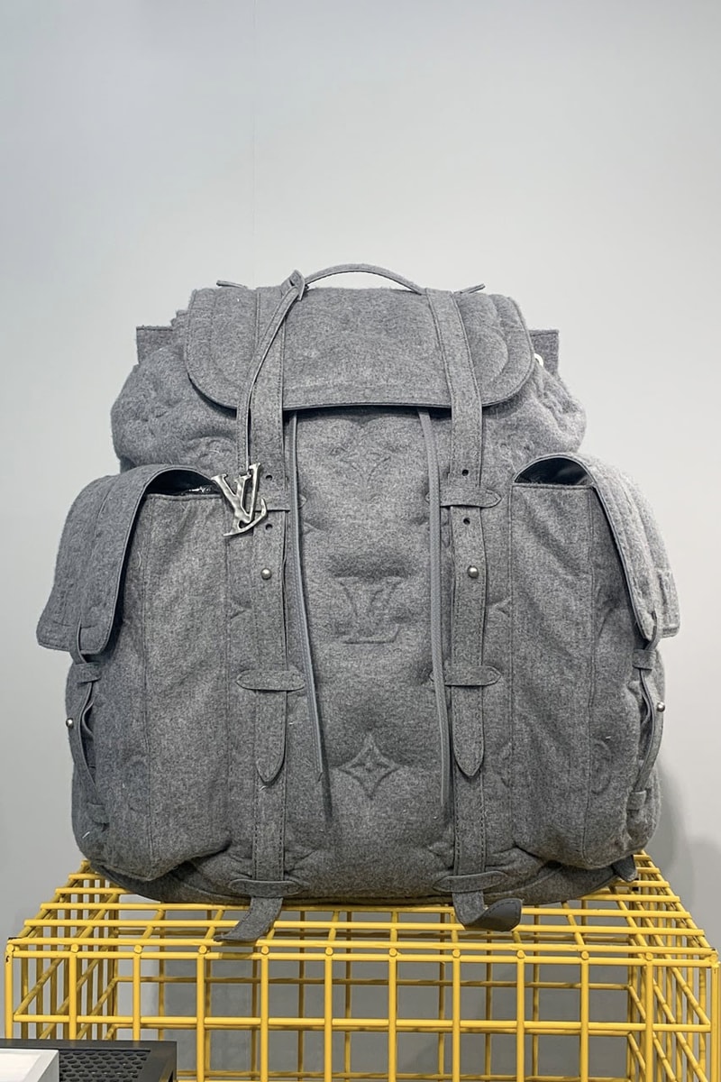louis vuitton backpack silver Titanium Monogram Savonches make the discovery a functional backpack Virgil Abloh's 10,000 USD Louis