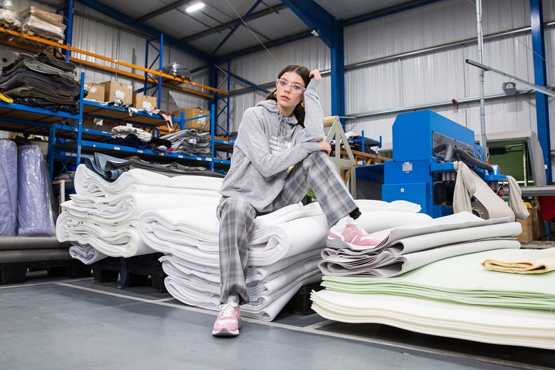 New Balance Made in UK Spring Summer 2019 Collection 770.9 Sneaker Pink Hoodie Grey