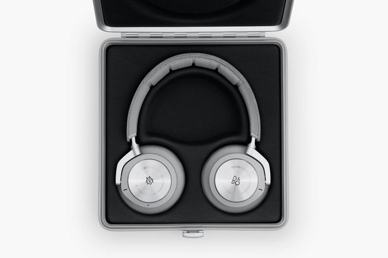 RIMOWA Bang Olufsen Headphones Silver 