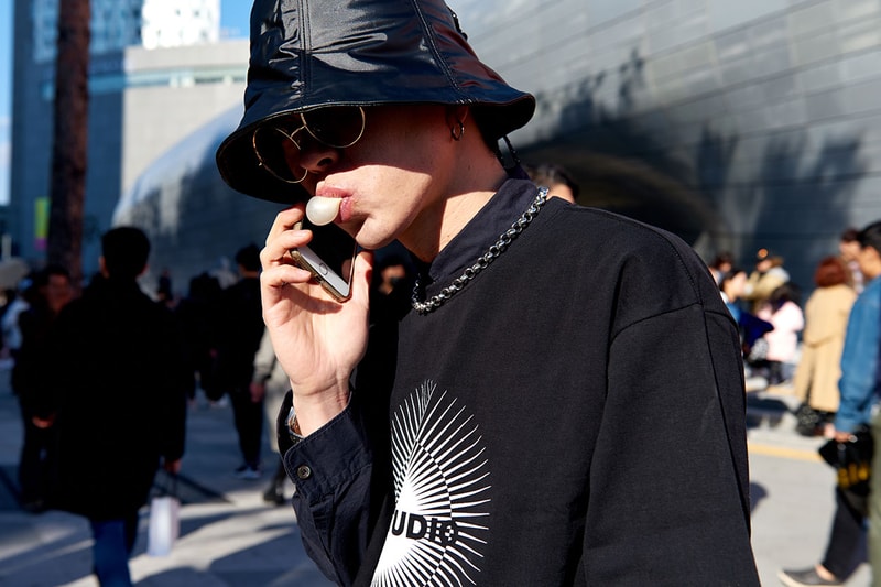 Seoul Fashion Week Fall/Winter 2019 Street Style Balenciaga Gucci Louis Vuitton Nike A Cold Wall Moschino 