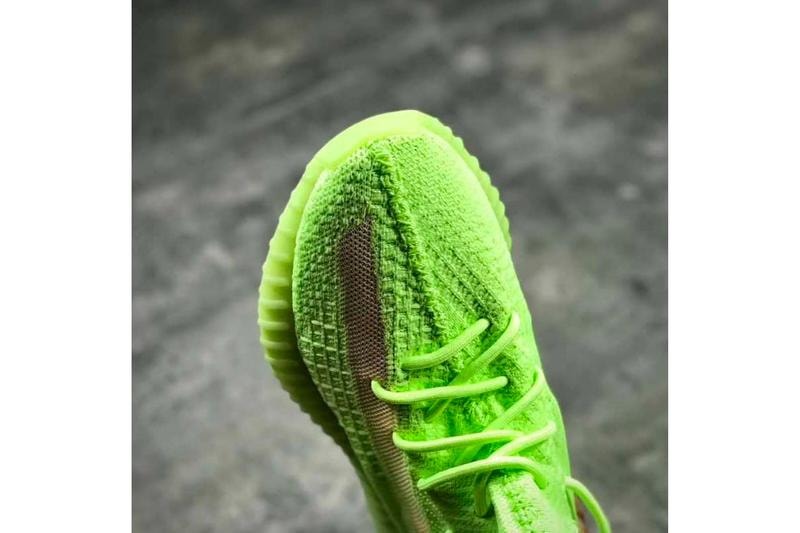 adidas YEEZY BOOST 350 V2 Glow in the Dark 