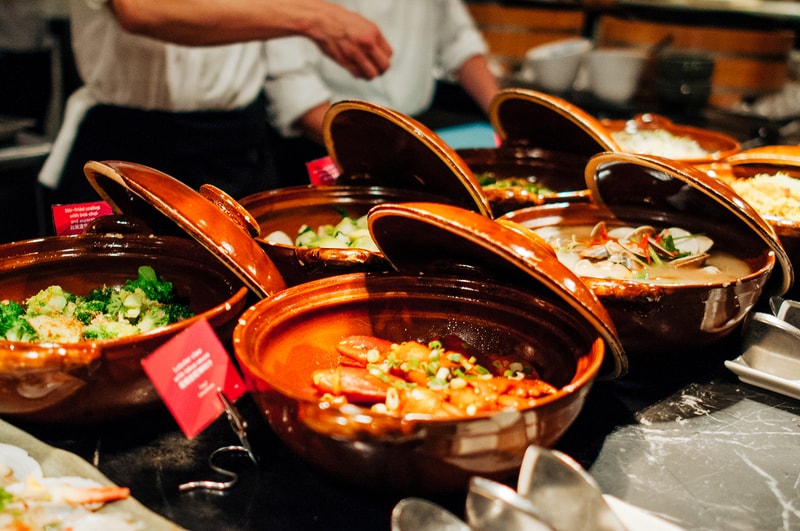 game of thrones drag queen brunch buffet w hotel hong kong all you can eat sansa stark daenerys targaryen arya cersei lannister food dessert seafood lgbtq pride month dj weekend party