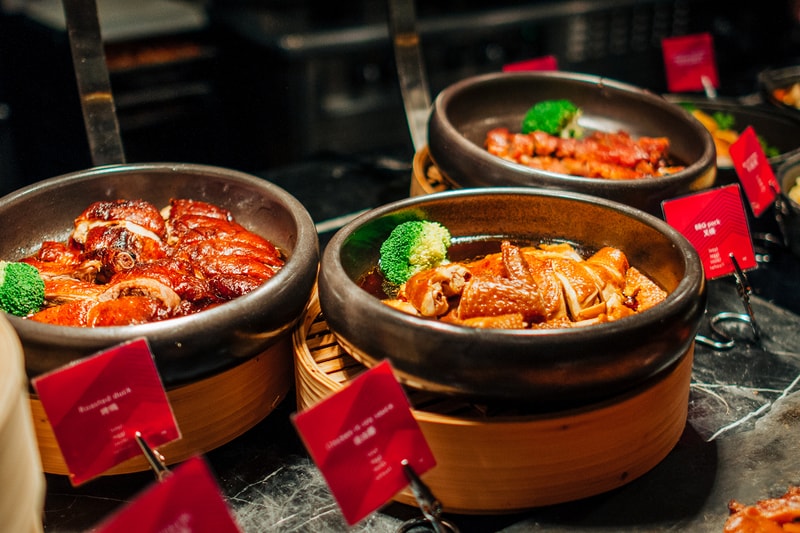 game of thrones drag queen brunch buffet w hotel hong kong all you can eat sansa stark daenerys targaryen arya cersei lannister food dessert seafood lgbtq pride month dj weekend party