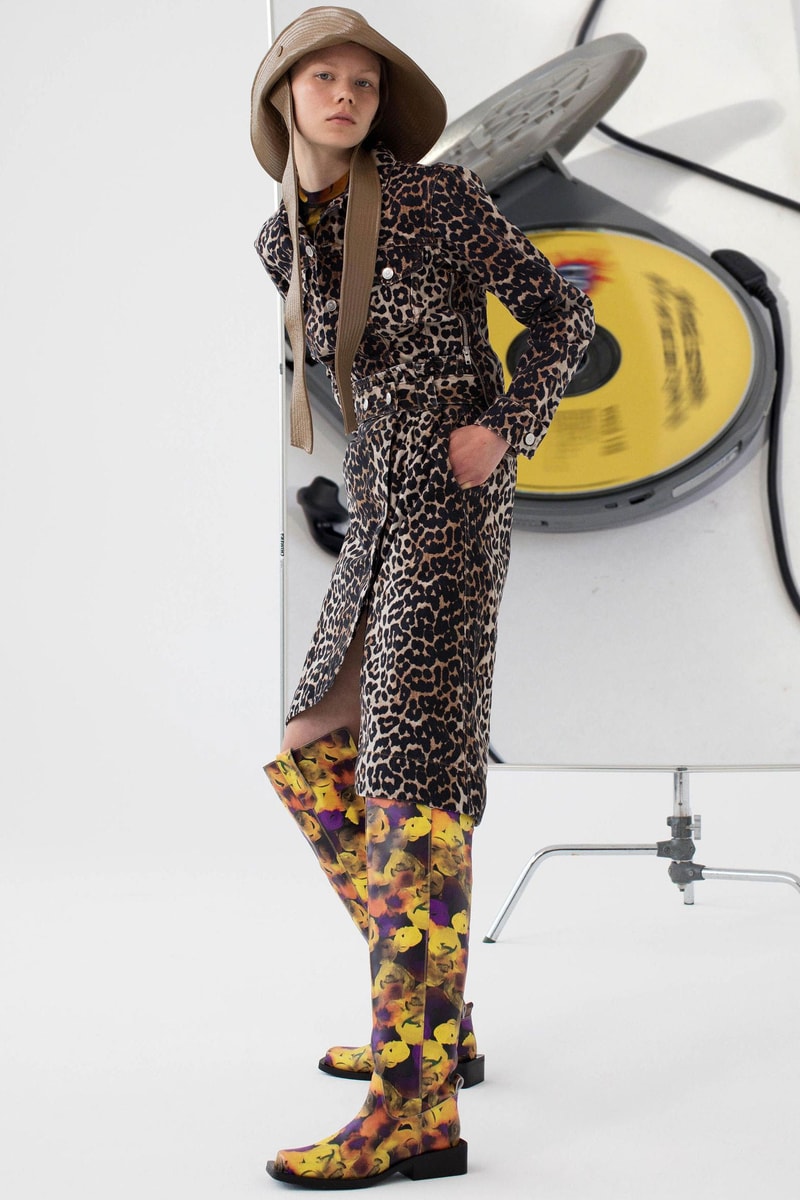 GANNI Pre-Spring 2020 Collection Lookbook Beige Khaki Tan Taupe Sand Trench Coat Jacket Silk Scarf Hat Beret 