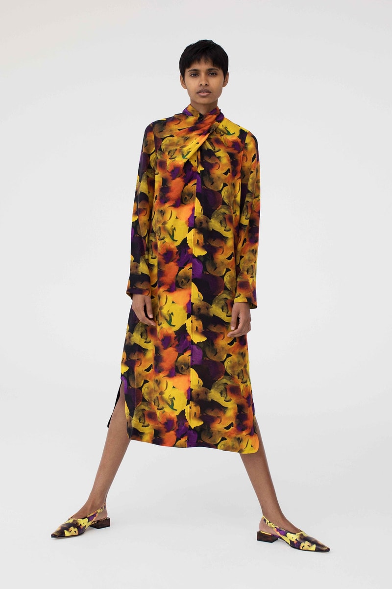 GANNI Pre-Spring 2020 Collection Lookbook Beige Khaki Tan Taupe Sand Trench Coat Jacket Silk Scarf Hat Beret 