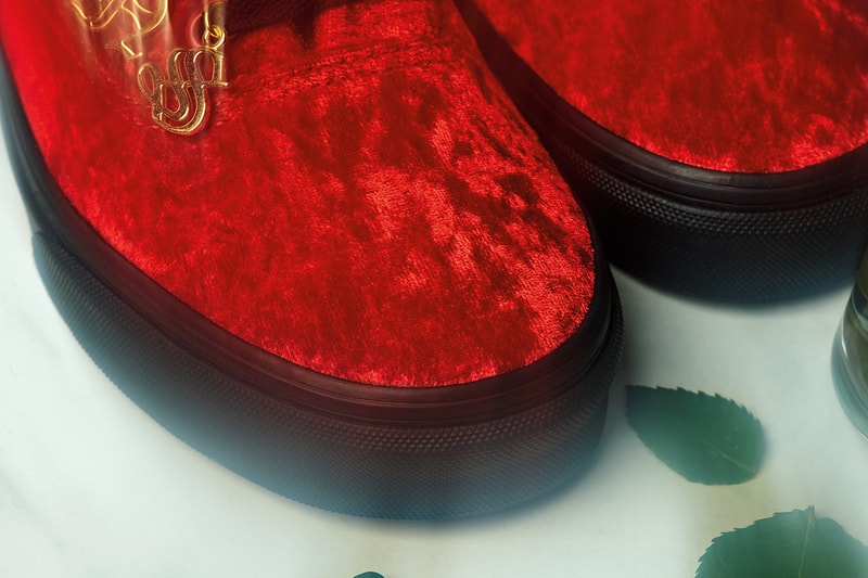 Vans Era Crushed Velvet Gold Logo Charms Nameplate Red