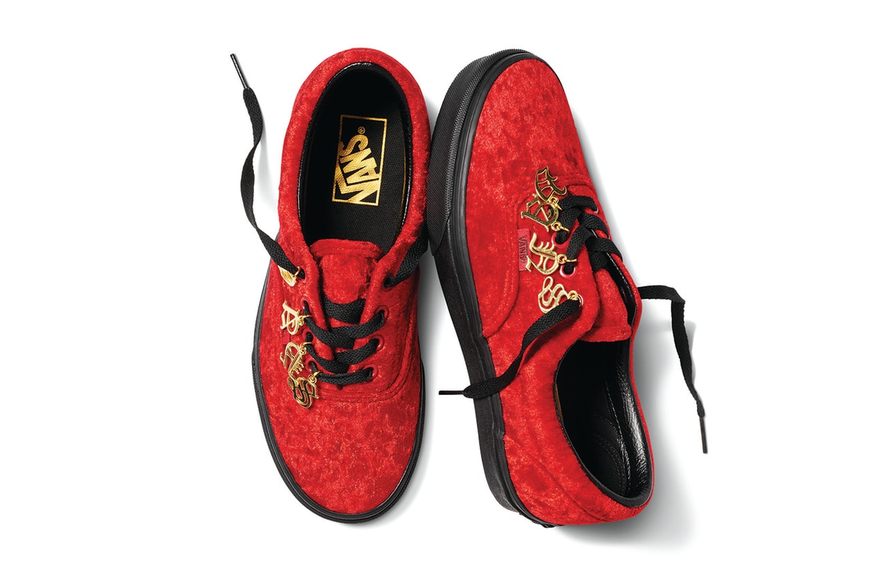 Vans Era Crushed Velvet Gold Logo Charms Nameplate Black Red