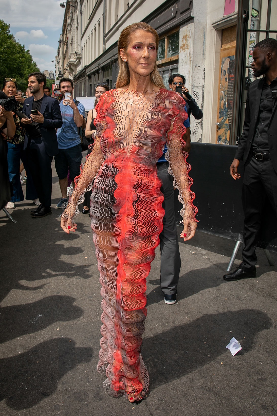 celine dion paris couture vetements titanic chanel off-white schiaparelli iris van herpen attico richard quinn leonardo dicaprio kate winslet