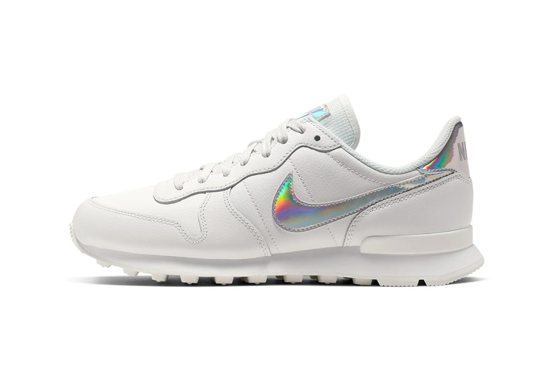 Nike Internationalist SE Summit White Silver