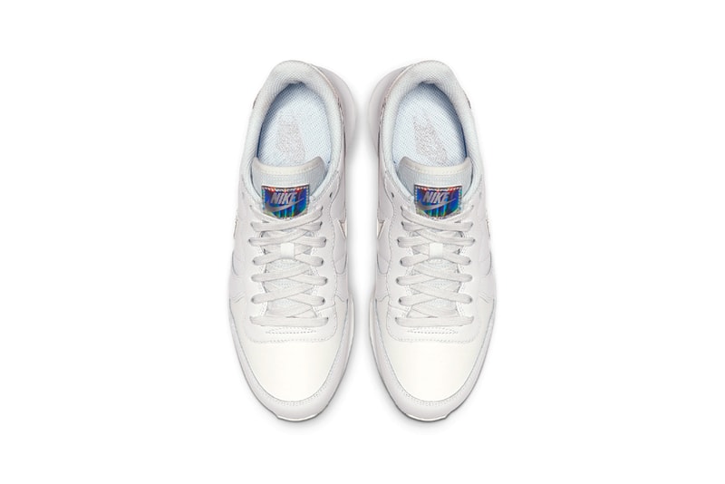 Nike Internationalist SE Summit White Silver