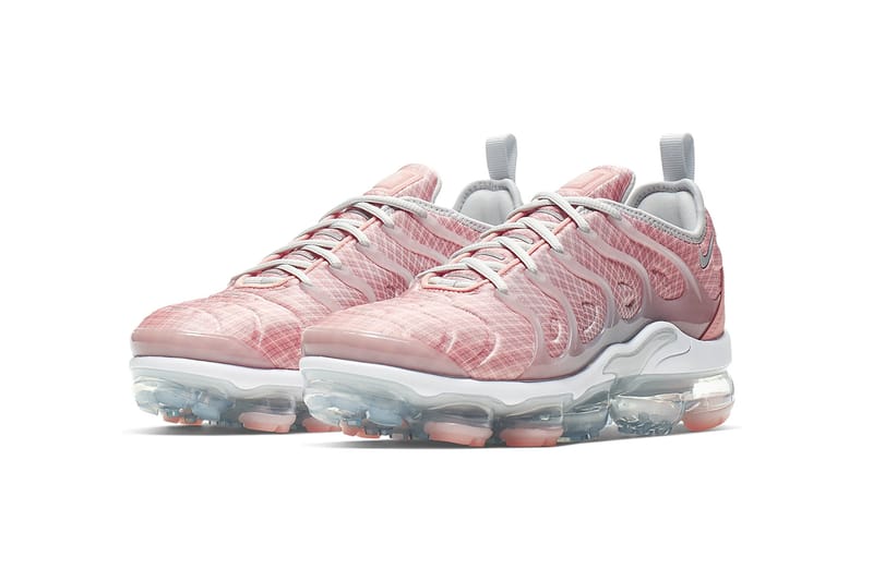 vapormax plus womans