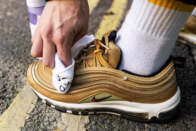 A Guide Keeping Sneakers Fresh & Clean |