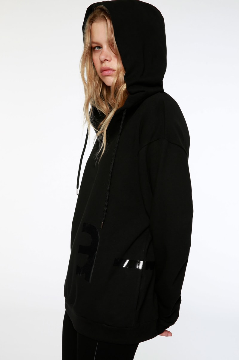 artica-arbox Spring Summer 2020 Lookbook Black Khaki Orange PVC Pocket Trench Coat 