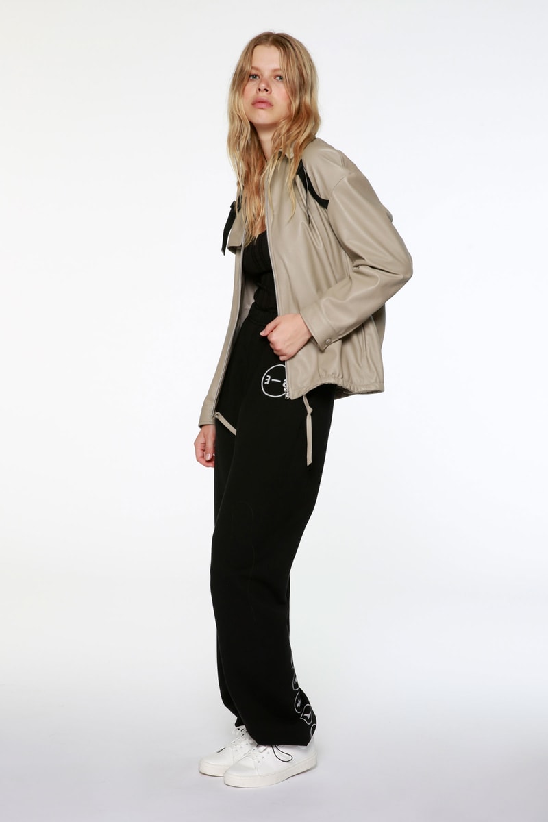 artica-arbox Spring Summer 2020 Lookbook Black Khaki Orange PVC Pocket Trench Coat 