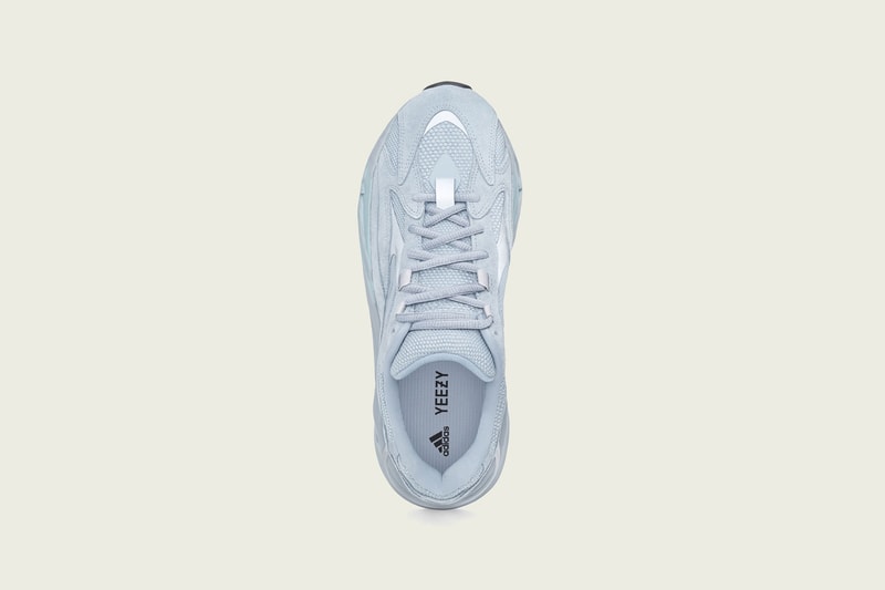 YEEZY BOOST 700 V2 Hospital Blue