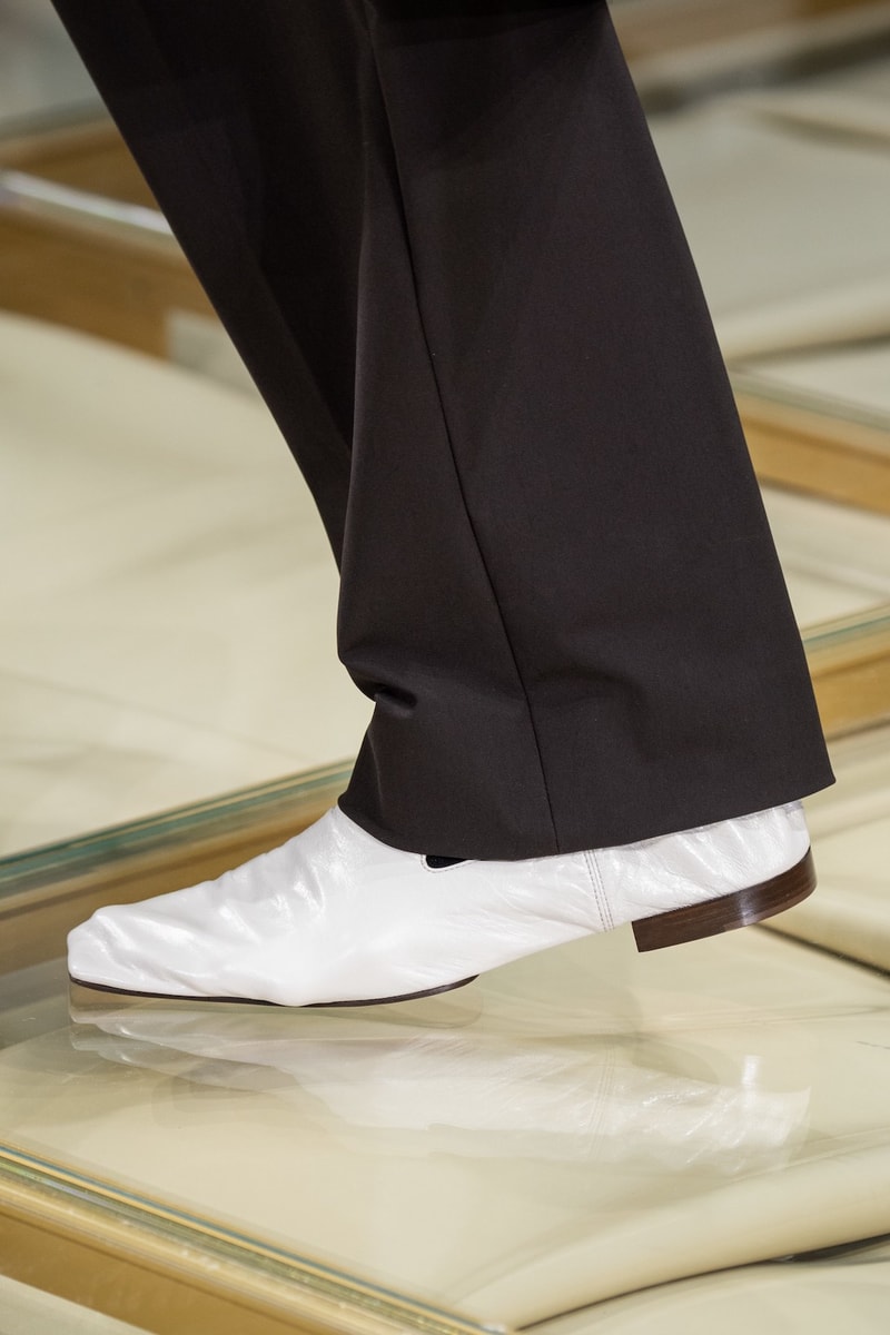 best bags shoes footwear bottega veneta milan fashion week mfw spring summer 2020 show clutches heels leather