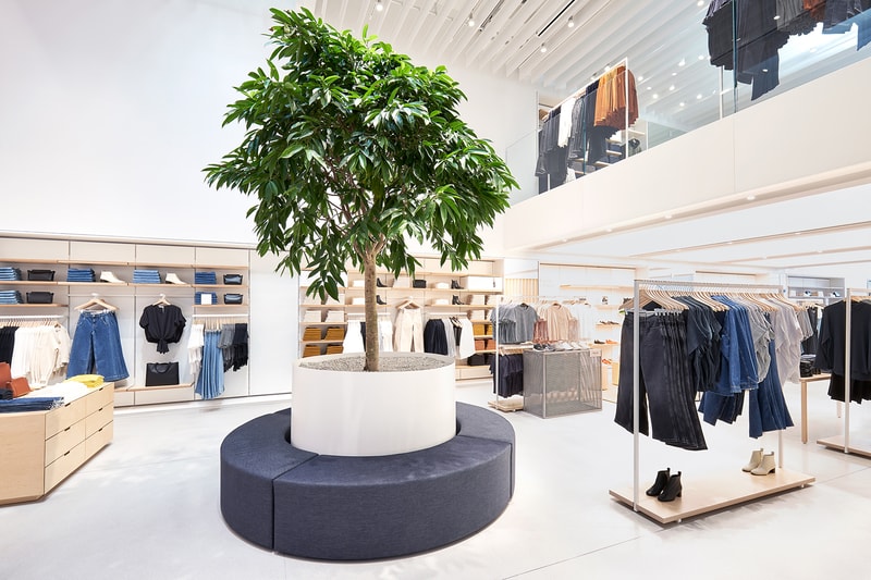 everlane williamsburg new york city store interior shopping