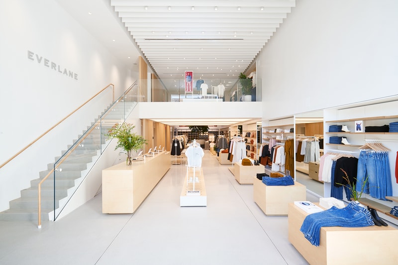 everlane williamsburg new york city store interior shopping