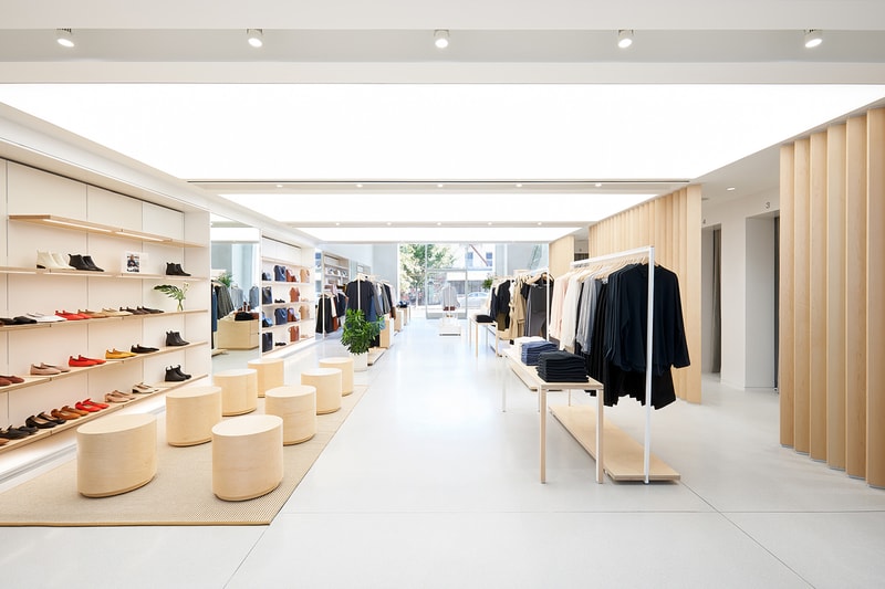 everlane williamsburg new york city store interior shopping
