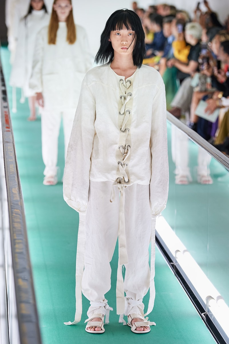 Gucci Spring Summer 2020 SS20 Catwalk Runway White Blank Straitjacket