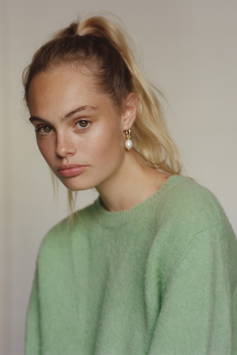 Sporty & Rich x Harmony Emily Oberg Collaboration Lookbook Collection Sweaters Logo Knits Beanie 