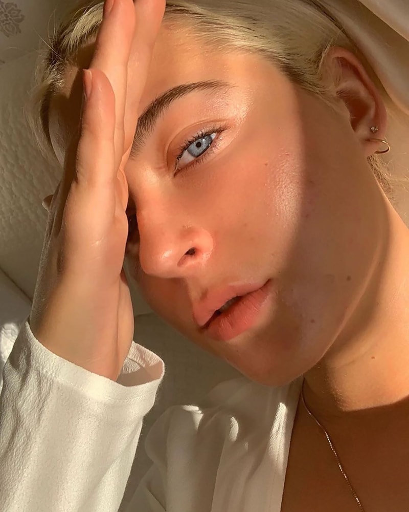 tinted moisturizers no makeup look natural blue eyes nude lipstick glow