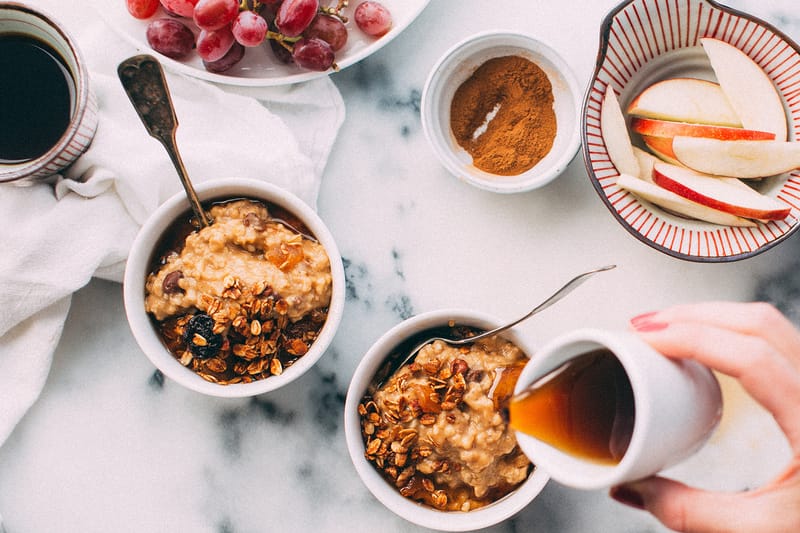 10 Simple and Healthy Snacks to Eat at Work