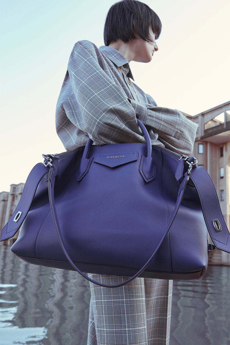 Givenchy Pre-Fall 2020 Collection Lookbook Antigona Soft Purple