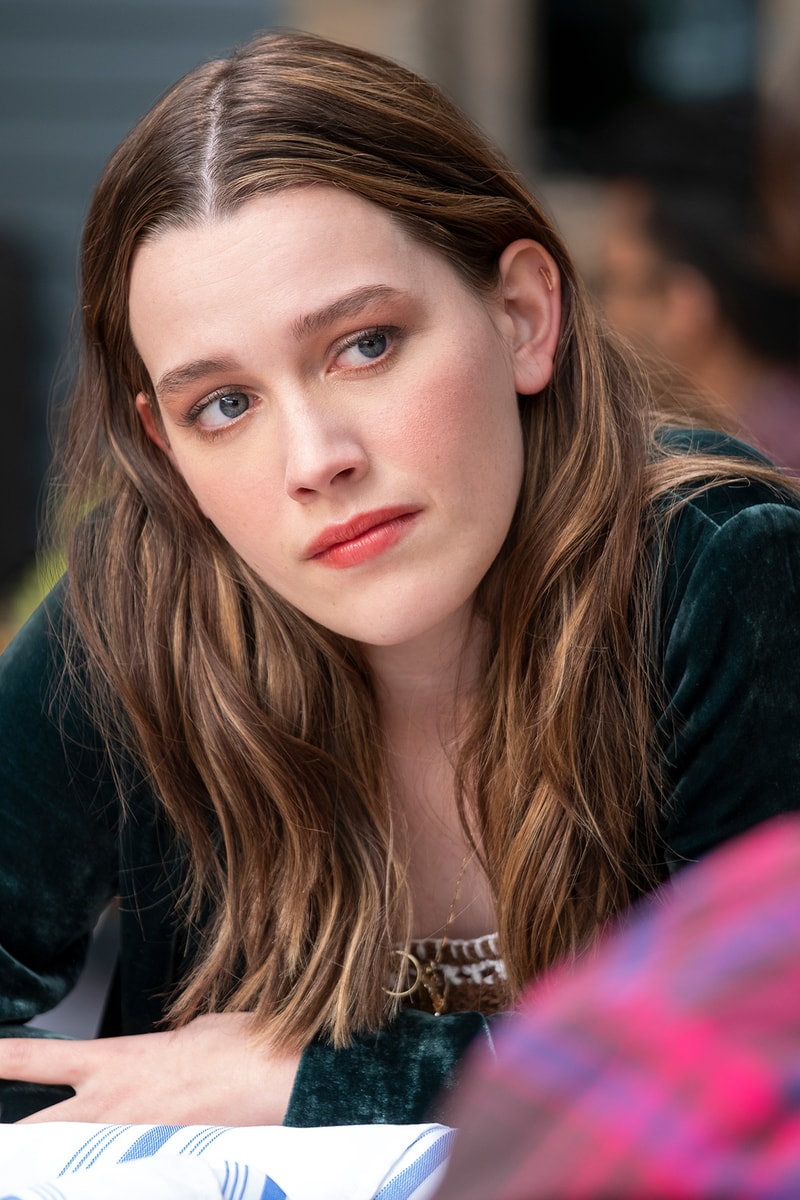 victoria pedretti love quinn you season 2 netflix actress the haunting of hill house once upon a time in hollywood