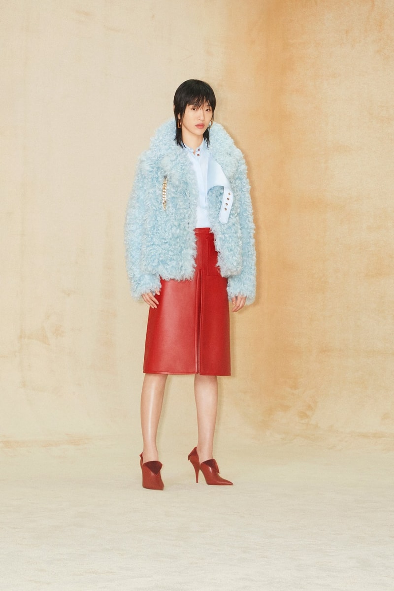 burberry pre fall 2020 collection riccardo tisci tb monogram outerwear skirts bags irina-shayk boots hats accessories 