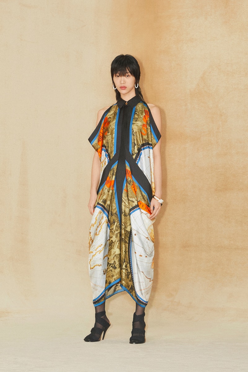 burberry pre fall 2020 collection riccardo tisci tb monogram outerwear skirts bags irina-shayk boots hats accessories 