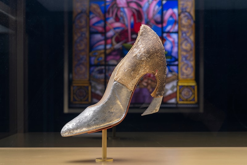 Christian Louboutin, Exhibition[niste] Palais de la Porte Dorée Silver Shoe