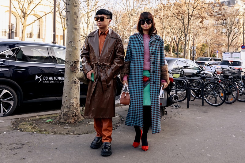paris couture week spring summer street style adut akech bottega veneta nike air jordan 1 mid melody ehsani collaboration snakers designer bags blazer jeans pants coats outwear shades sunglasses
