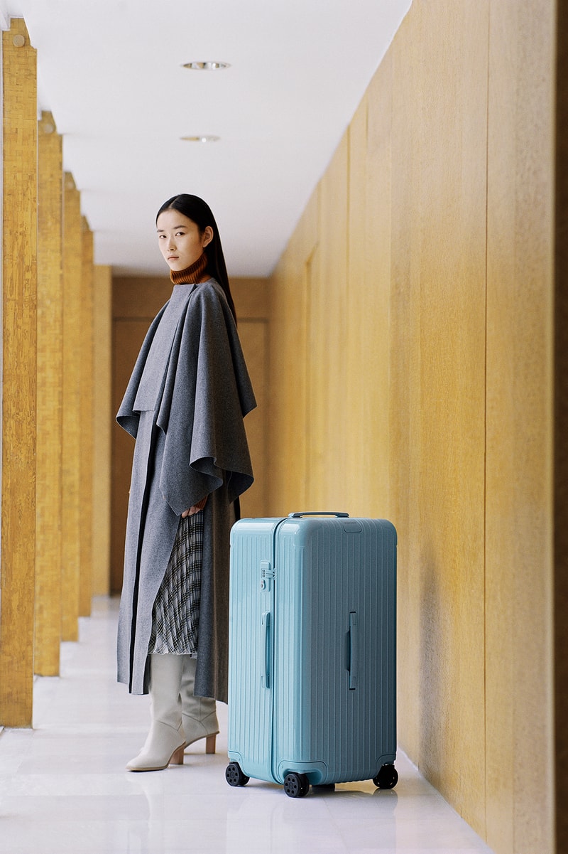 RIMOWA Essential Check-In Glacier