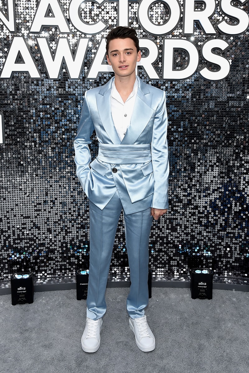 sag screen actors guild awards best celebrity red carpet looks zoe kravitz margot robbie oscar de la renta chanel dresses gowns globes accessories actress