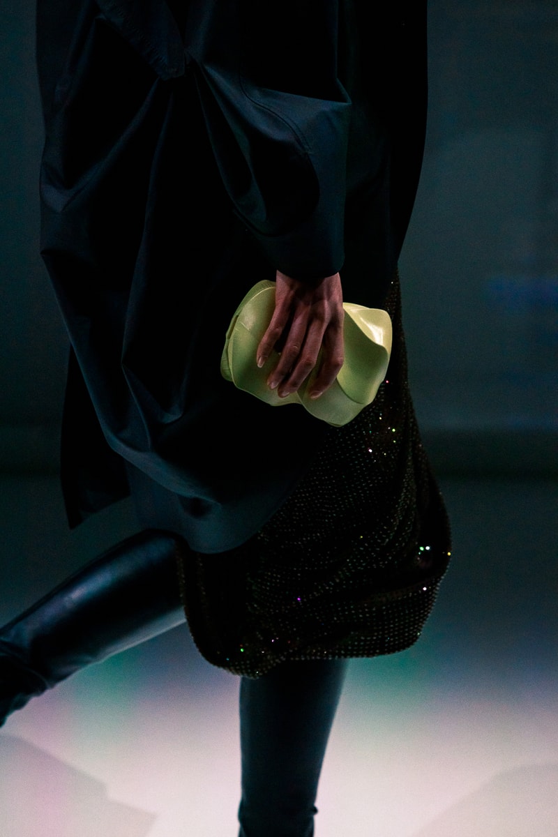 Bottega Veneta Fall Winter 2020 FW20 Runway Show Collection Milan Fashion Week Daniel Lee White Clutch