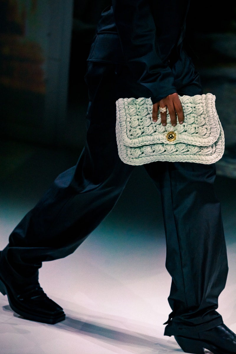 Bottega Veneta Fall Winter 2020 FW20 Runway Show Collection Milan Fashion Week Daniel Lee White Knit Bag Clutch