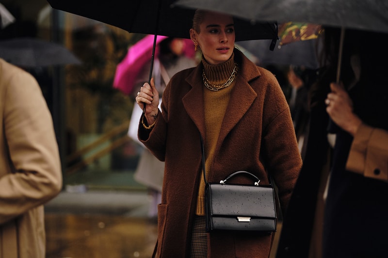 Street Style London Fashion Week Fall Winter 2020 Brown Coat Gold Chain Necklace