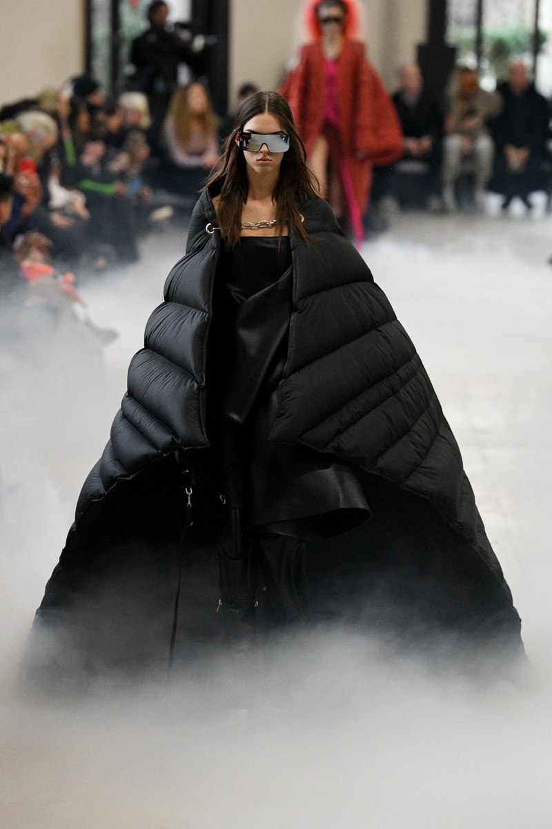 Rick Owens Fall/Winter 2020 Collection Runway Show Puffer Cape Black