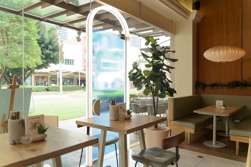 sunnies cafe brunch manila philippines bgc restaurants plants