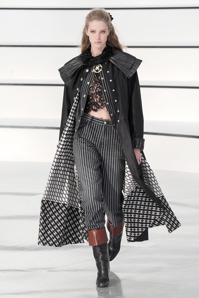 Chanel Fall/Winter 2020 Runway Collection PFW Gigi Hadid Fashion Show